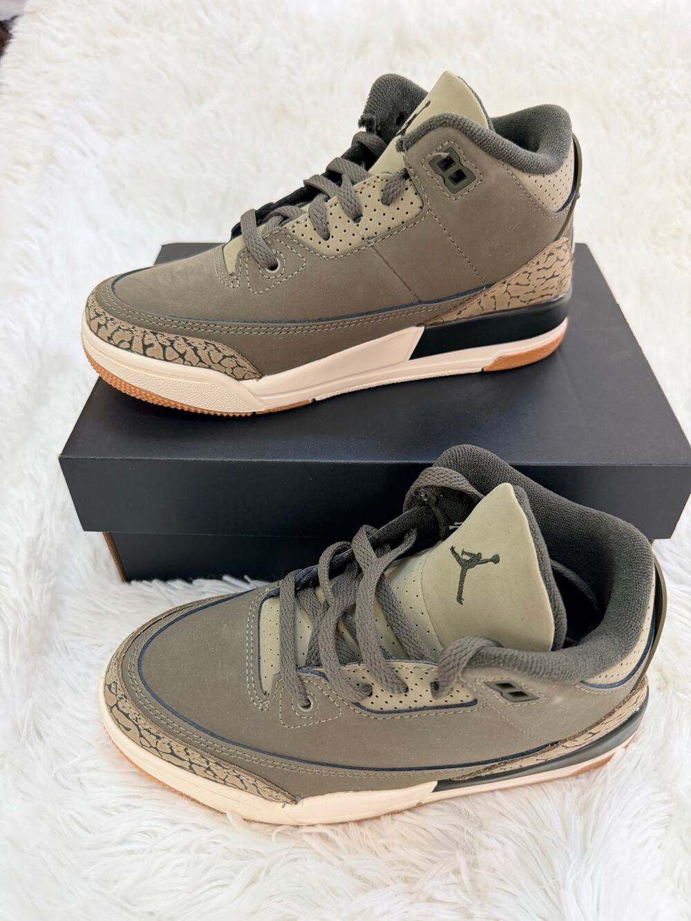 Air Jordan Kids' Preschool 3 Retro Medium Olive Basketball Shoes Little Kid 13c